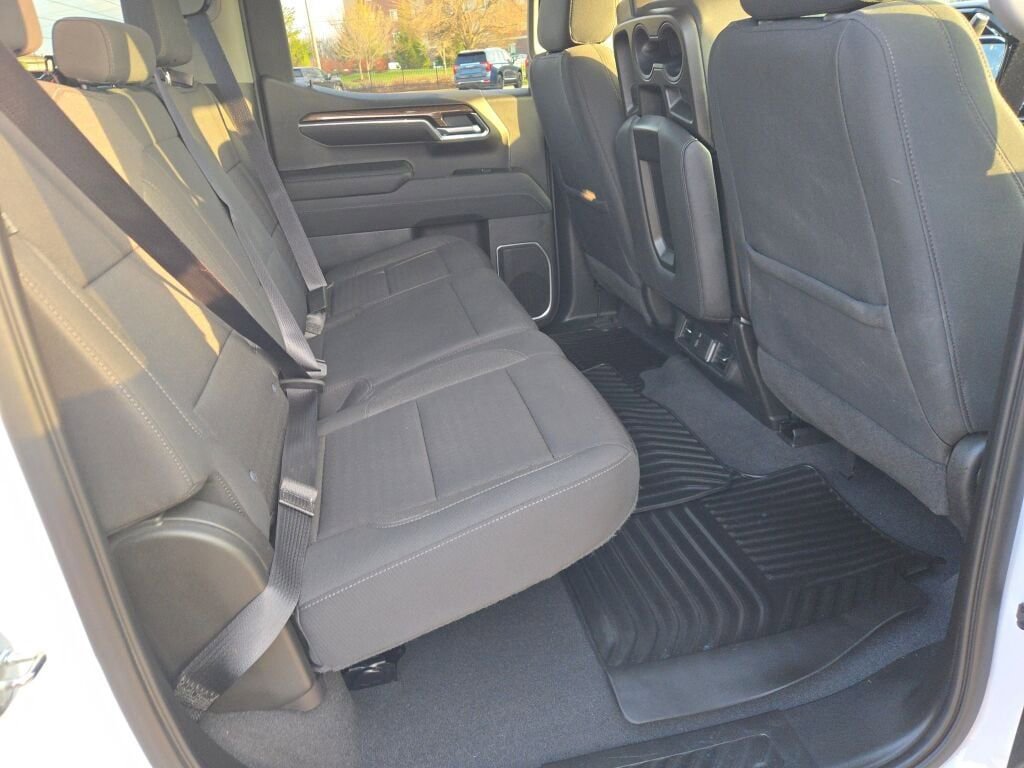 Used 2022 Chevrolet Silverado 1500 LT AWD/4WD image 11
