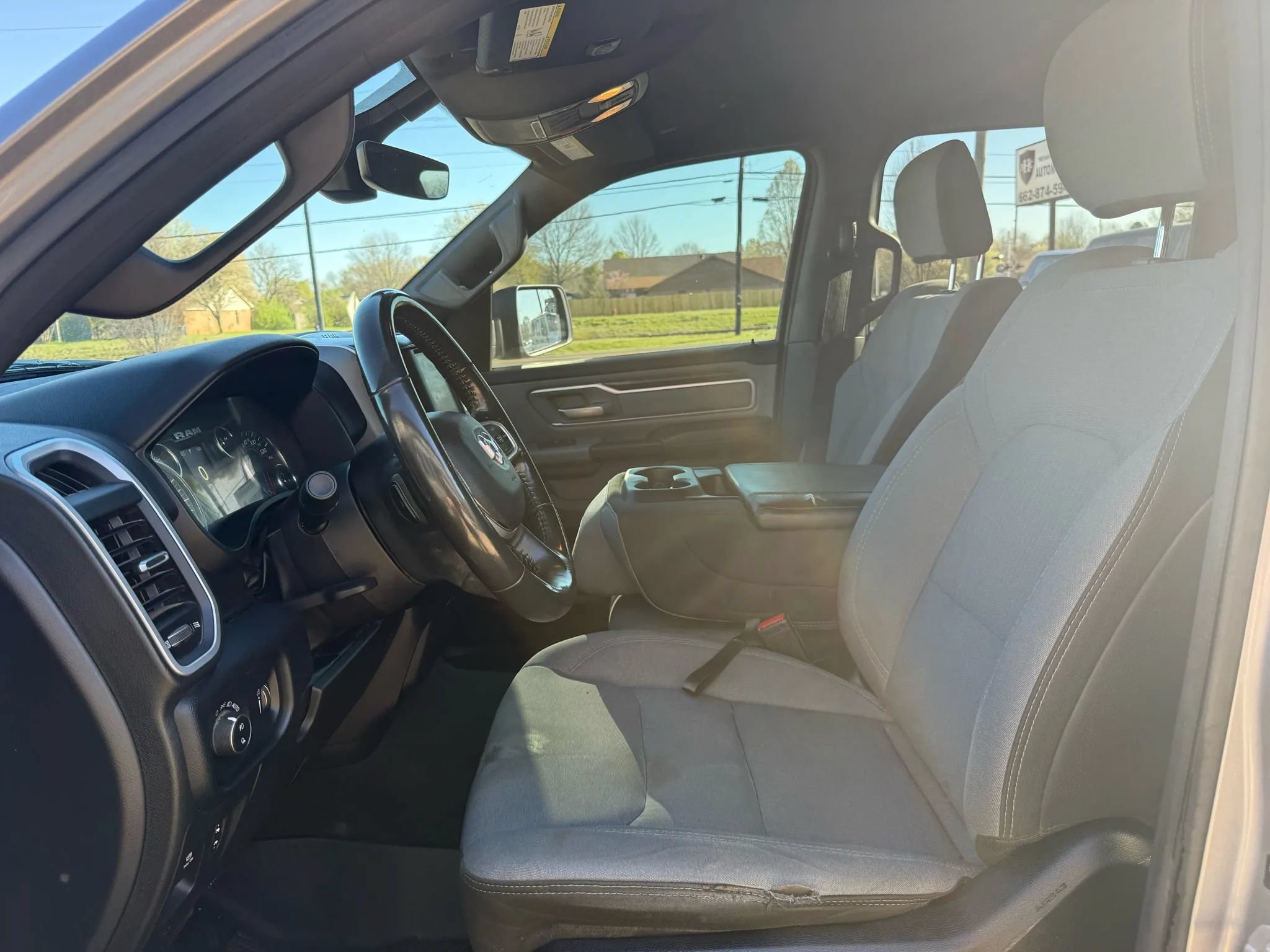 Used 2022 RAM 1500 4x4 Crew Cab image 10