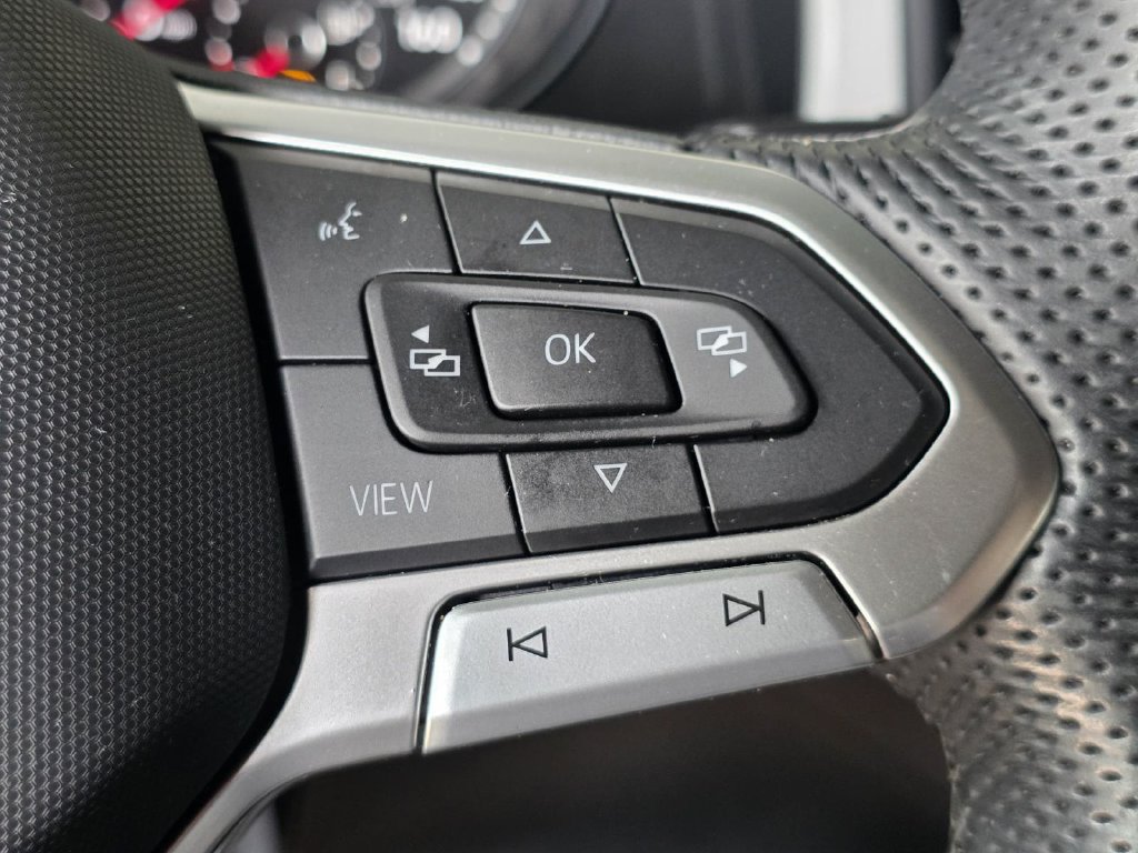 Used 2021 Volkswagen Atlas Cross Sport SE w/ Panoramic Sunroof Package FWD image 28