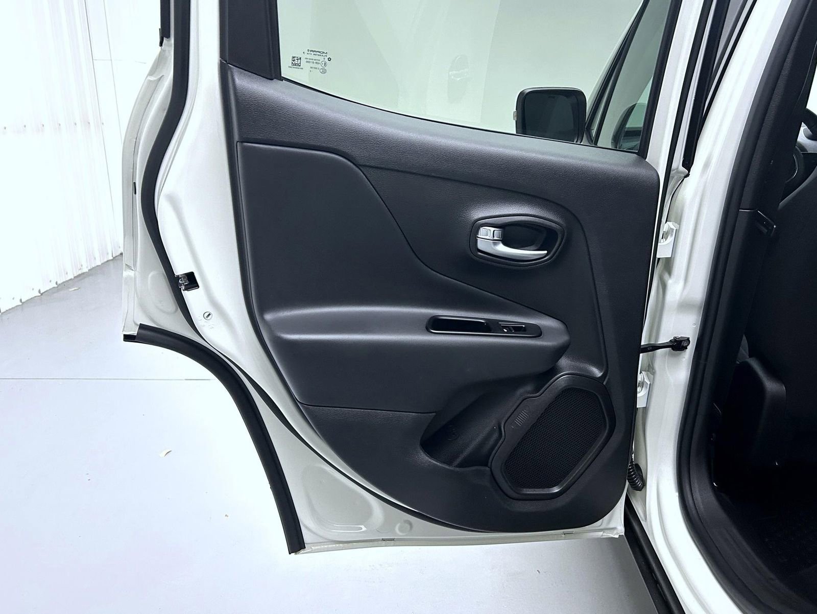 Used 2022 Jeep Renegade Trailhawk image 20