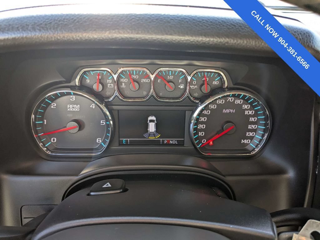 Used 2017 Chevrolet Suburban LT RWD image 32