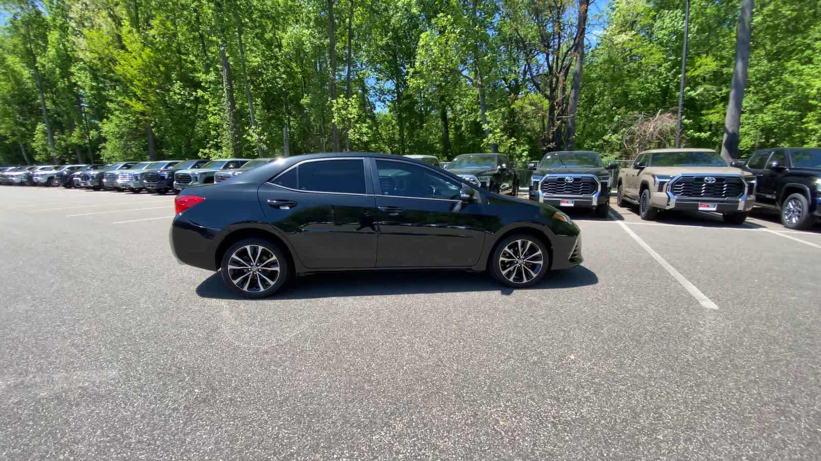 Used 2017 Toyota Corolla SE w/ Body Protection Package FWD image 12
