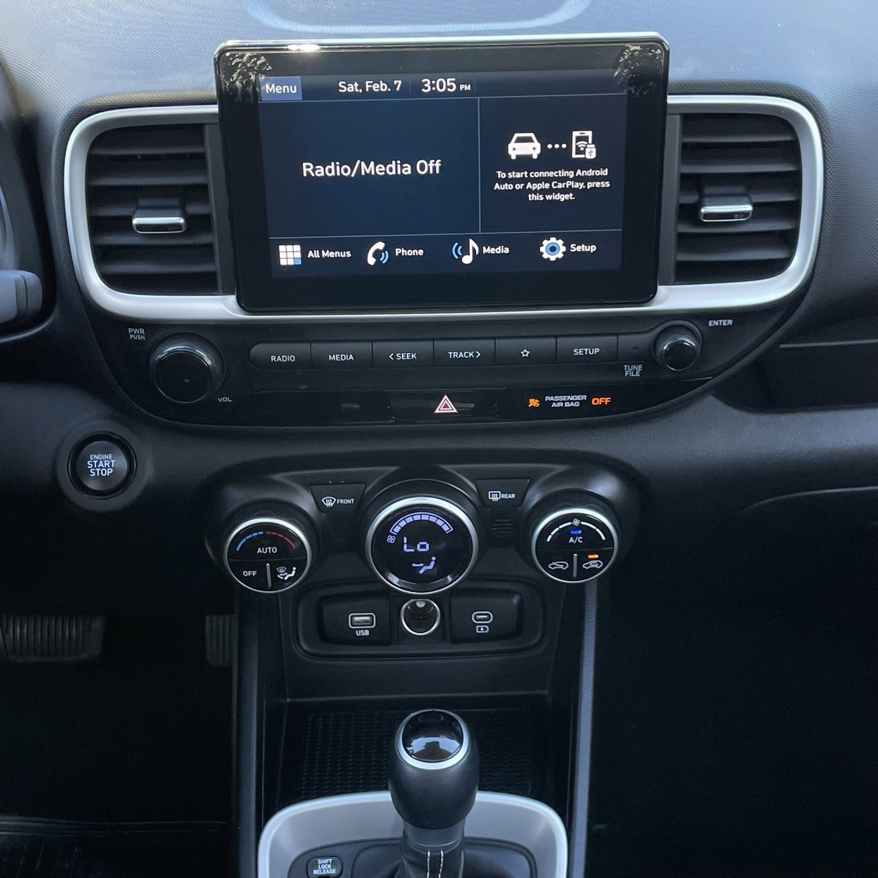 Used 2025 Hyundai Venue SEL image 17