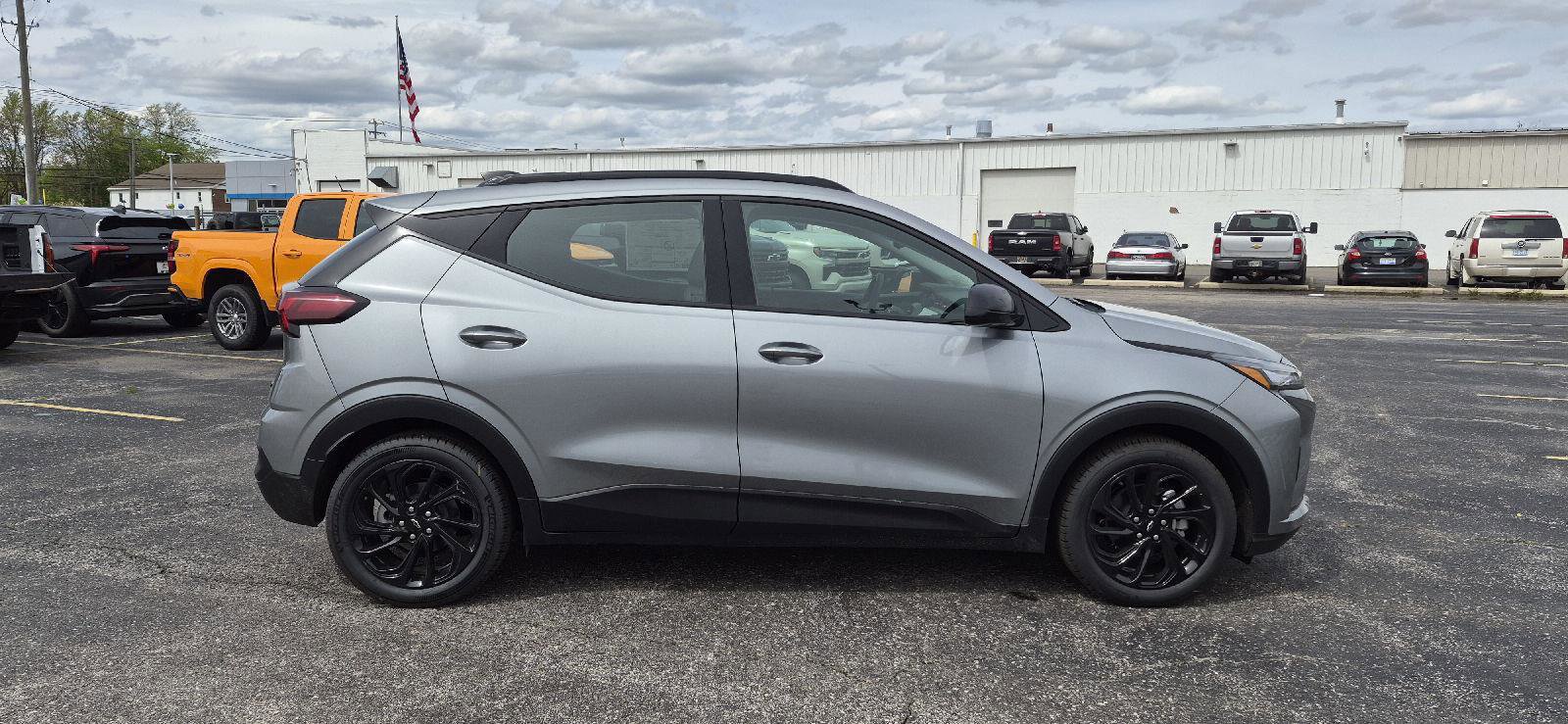 New 2027 Chevrolet Bolt RS w/ Technology Package FWD image 4