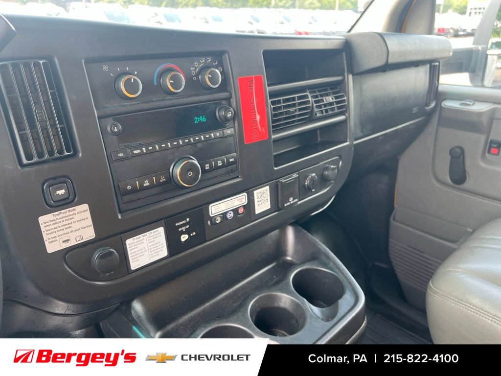 Used 2015 GMC Savana 3500 RWD image 8