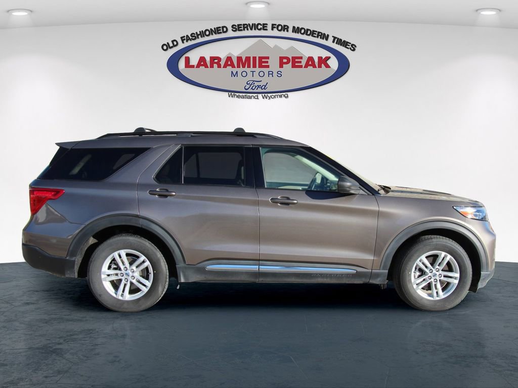 Used 2021 Ford Explorer XLT w/ Equipment Group 202A image 2