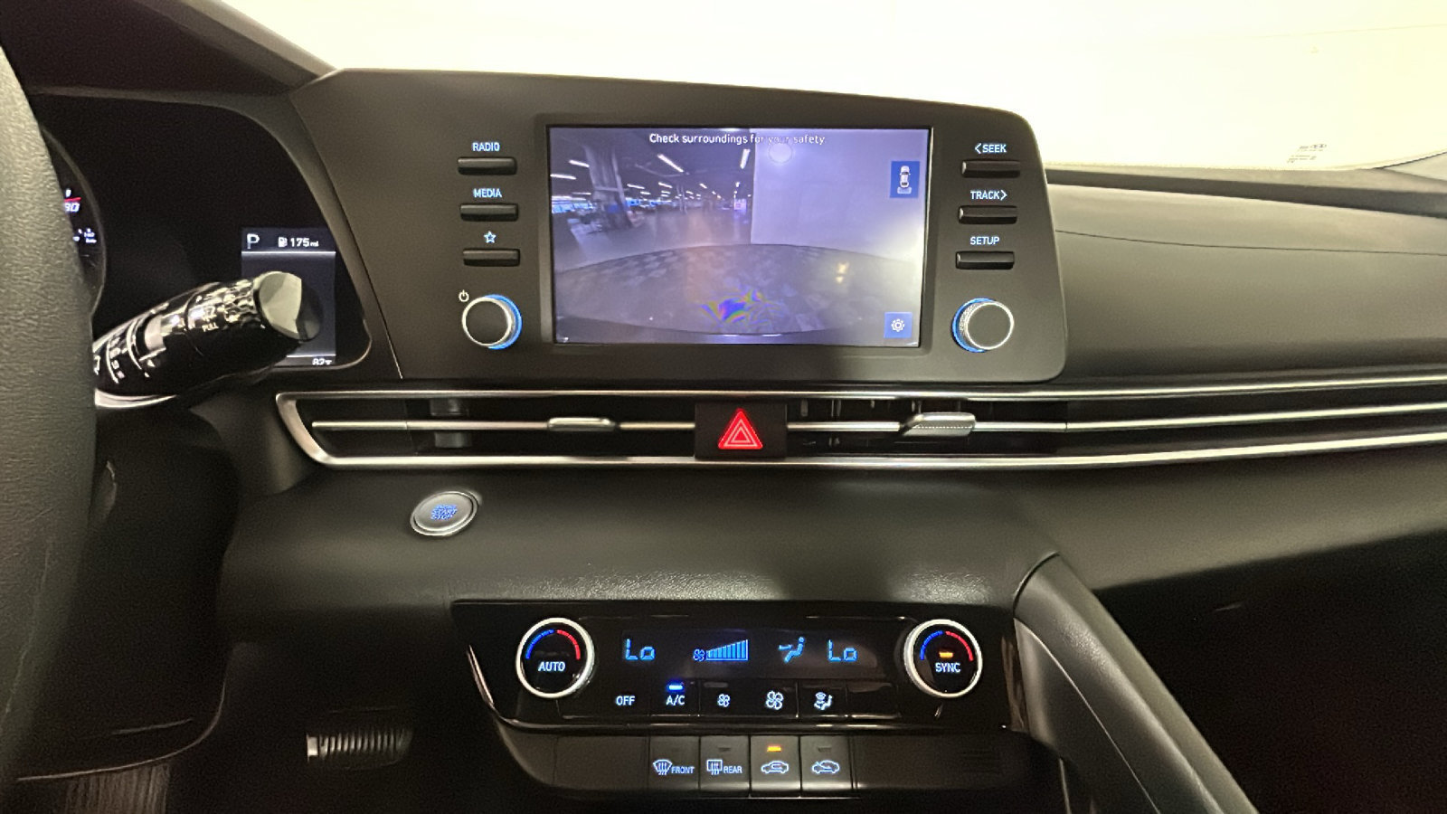 Used 2022 Hyundai Elantra SEL FWD image 28