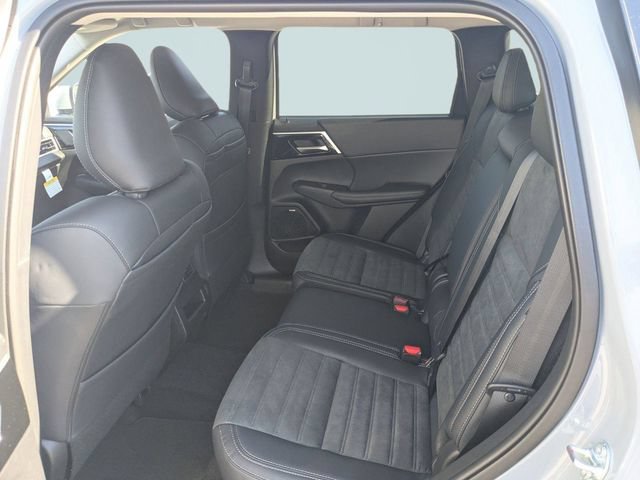 New 2026 Mitsubishi Outlander SE FWD image 13
