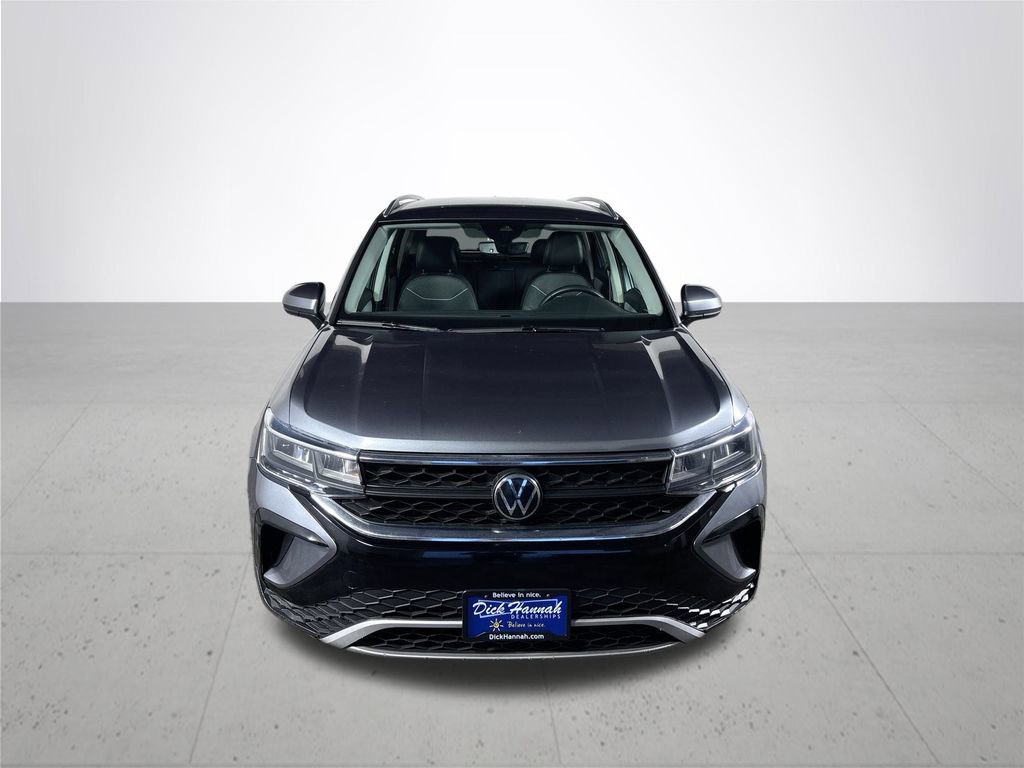 Certified 2023 Volkswagen Taos SE image 3