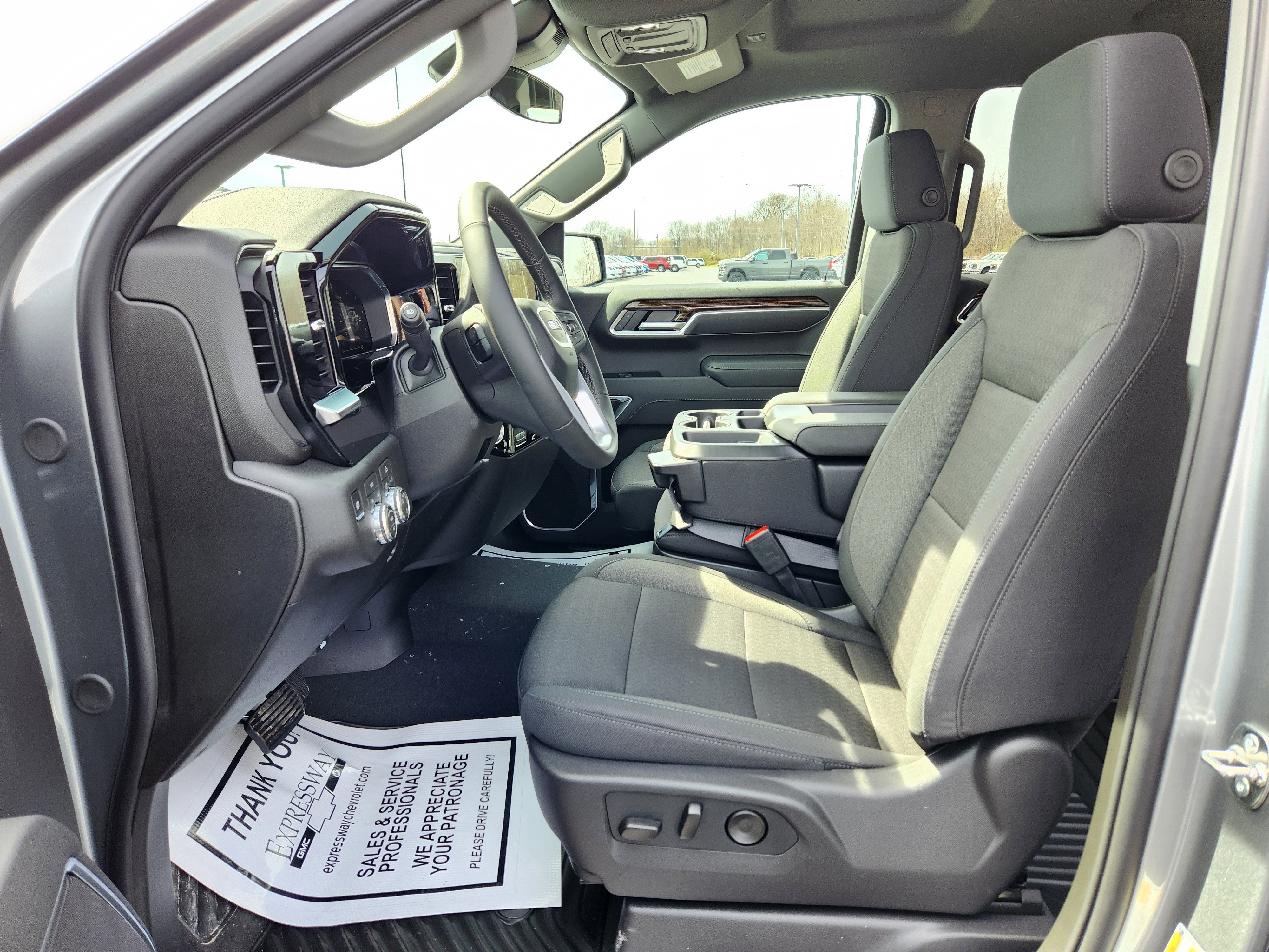 New 2026 GMC Sierra 1500 SLE image 8