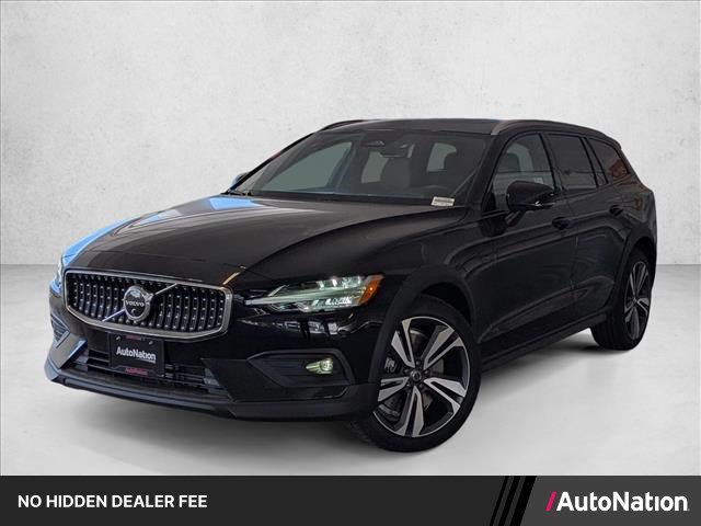 New 2026 Volvo V60 B5 Cross Country Plus w/ Protection Package Premier