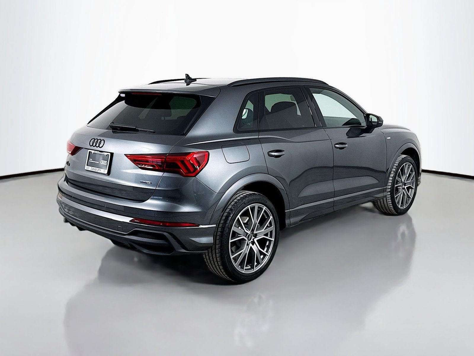 Used 2025 Audi Q3 2.0T Premium Plus w/ Premium Plus Package AWD/4WD image 9