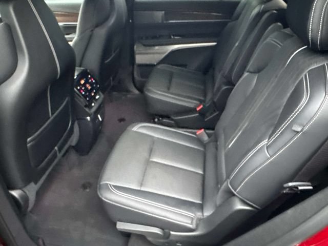 New 2026 Cadillac Vistiq Luxury w/ LPO, Floor Liner Package AWD/4WD image 15