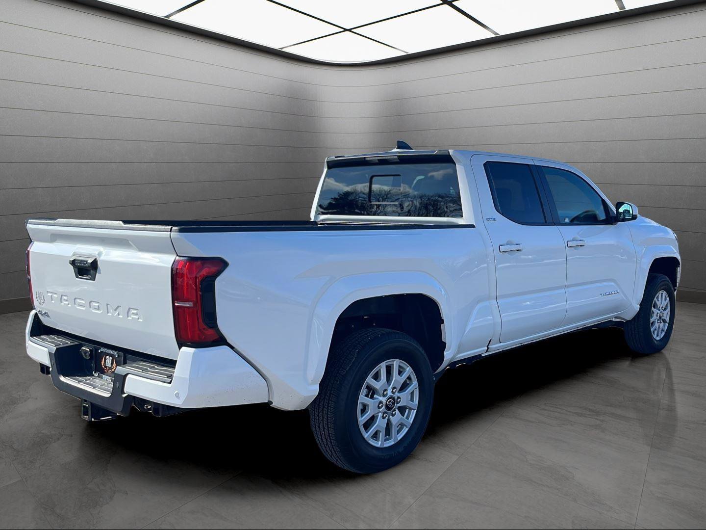 Used 2025 Toyota Tacoma SR5 image 21