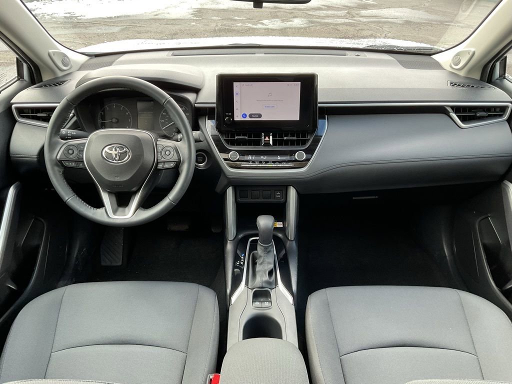 Used 2023 Toyota Corolla Cross LE w/ Moonroof Package image 17