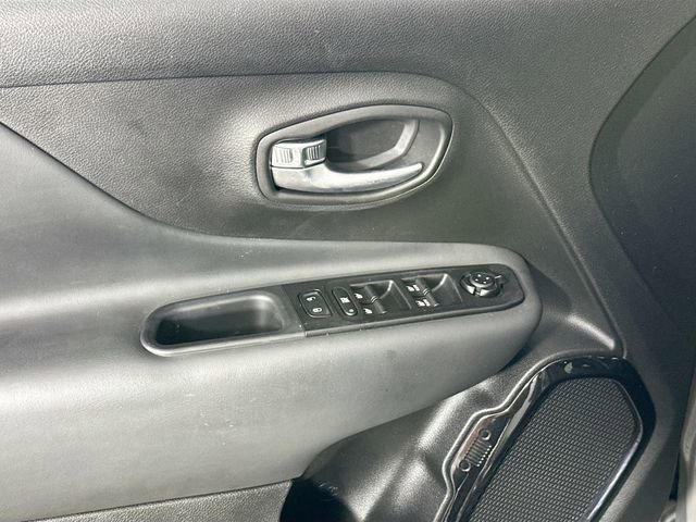 Used 2022 Jeep Renegade Altitude w/ Sun/Sound Group image 26