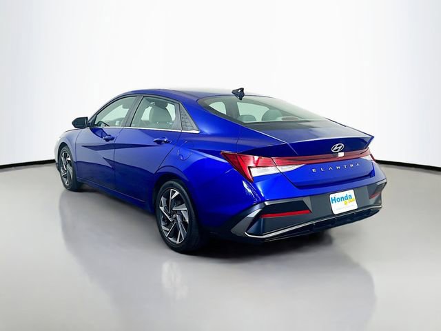 Used 2025 Hyundai Elantra SEL image 7