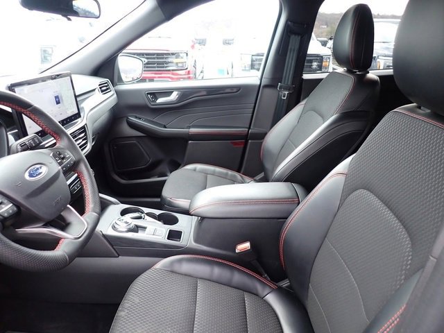 Certified 2023 Ford Escape ST-Line w/ Tech Pack #1 image 15