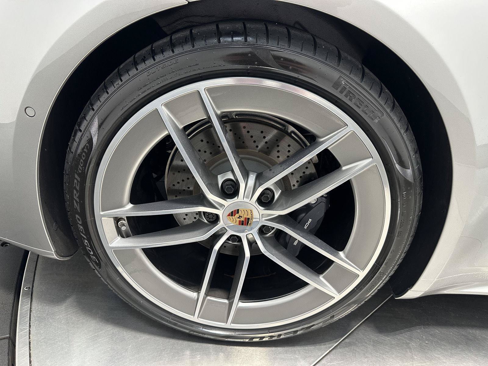Used 2025 Porsche 911 Carrera RWD image 14