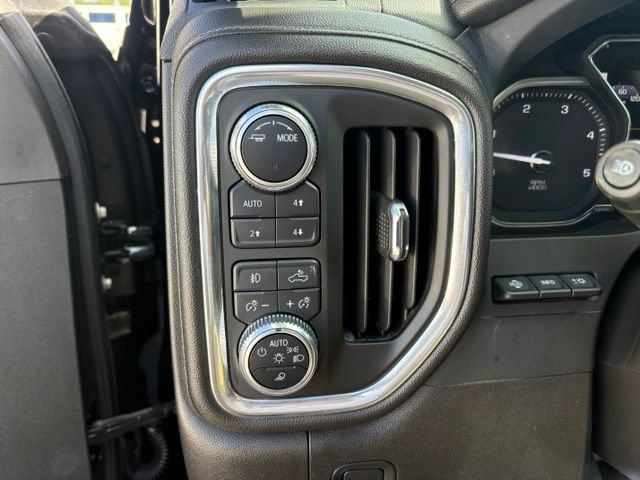 Used 2023 GMC Sierra 3500 Denali w/ Denali Ultimate Package AWD/4WD image 23