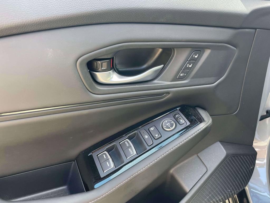 Certified 2025 Honda Accord Touring image 17