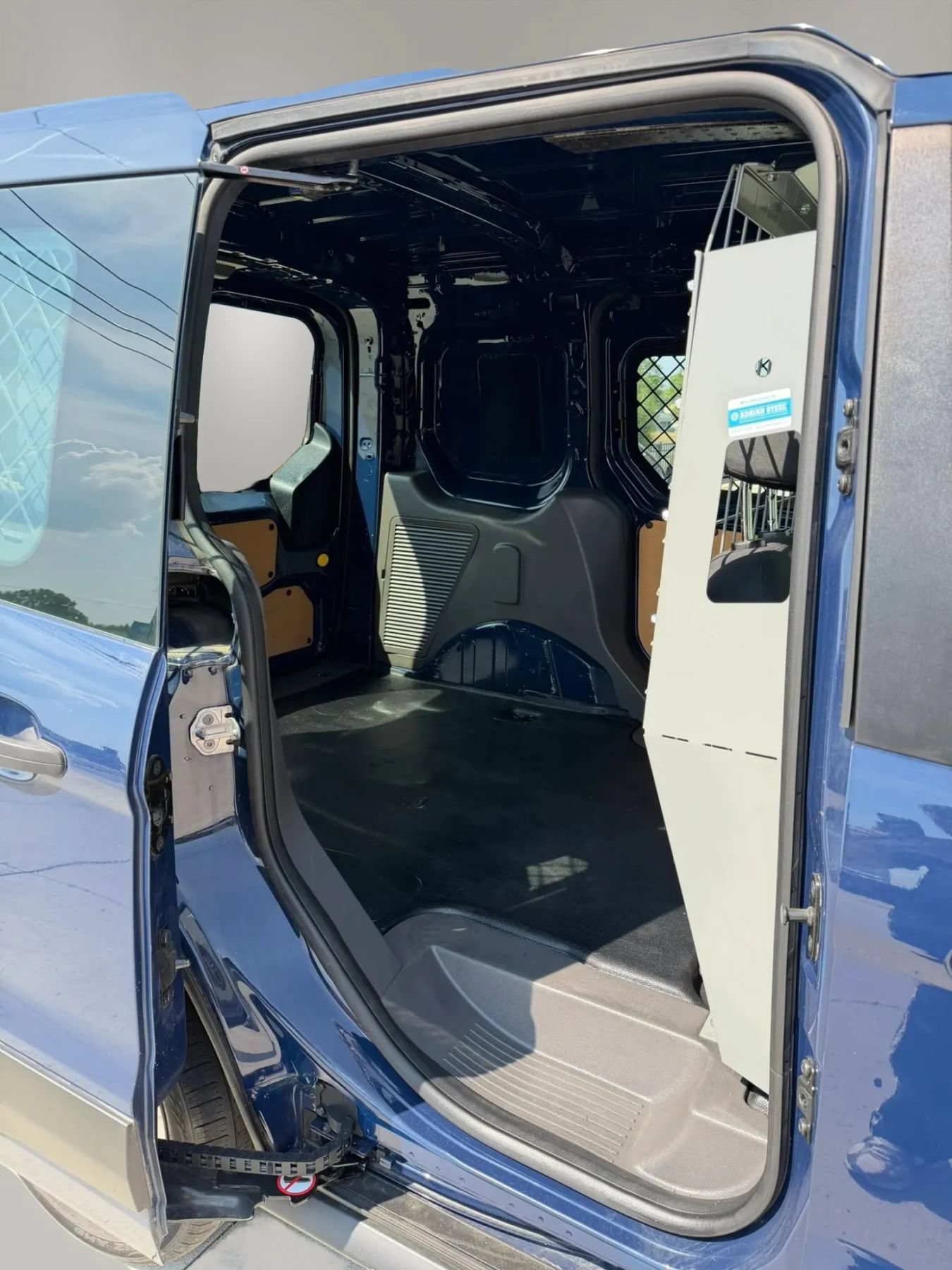 Used 2020 Ford Transit Connect XL FWD image 11