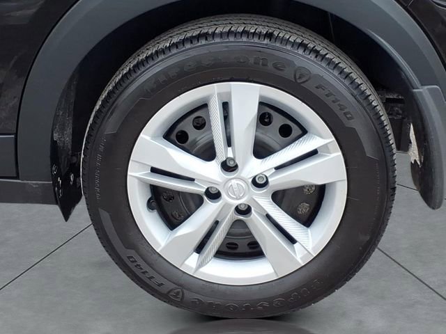 Certified 2025 Nissan Kicks Play S image 4