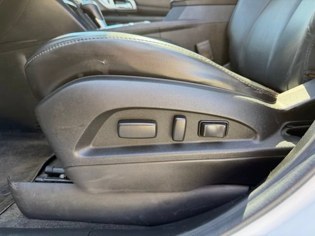 Used 2017 GMC Terrain SLT w/ Open Road Package FWD image 9