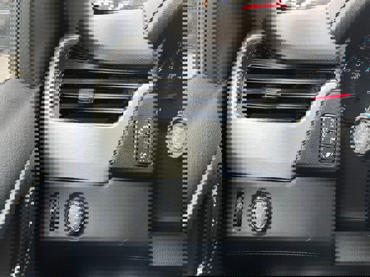 Used 2019 GMC Yukon XL SLE w/ SLE Value Package image 21