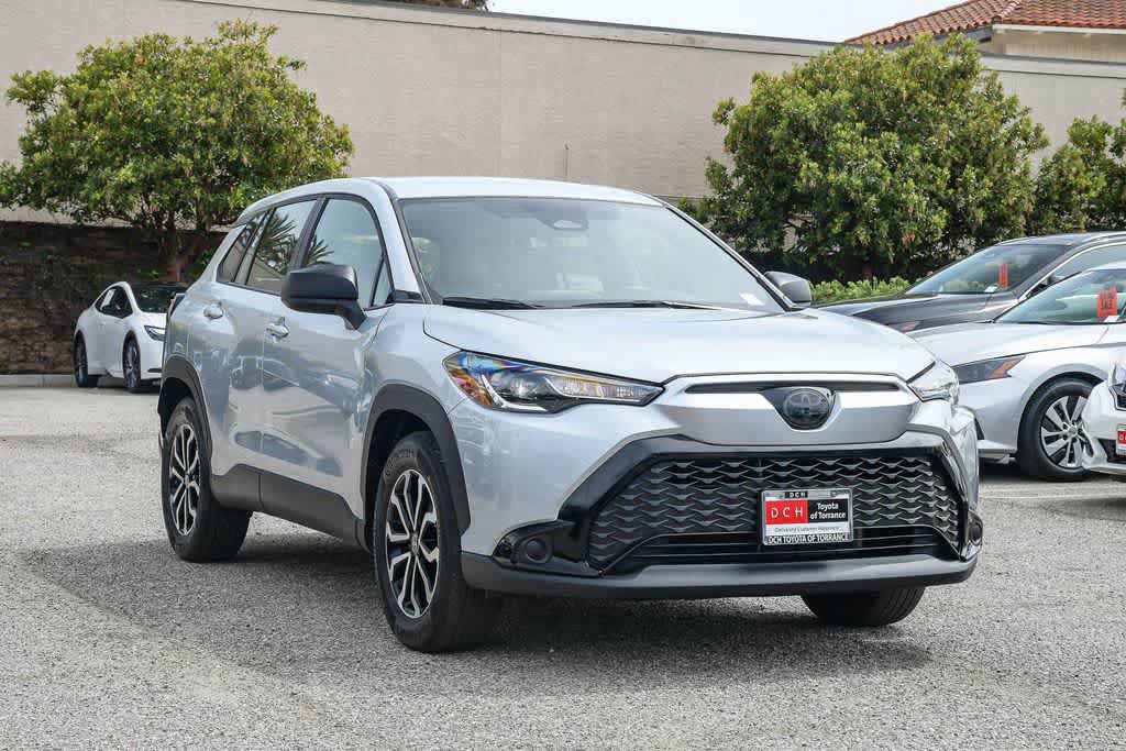 Used 2025 Toyota Corolla Cross AWD Hybrid image 3