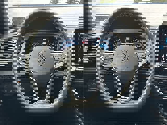 Used 2024 Volkswagen Atlas Cross Sport SE image 7