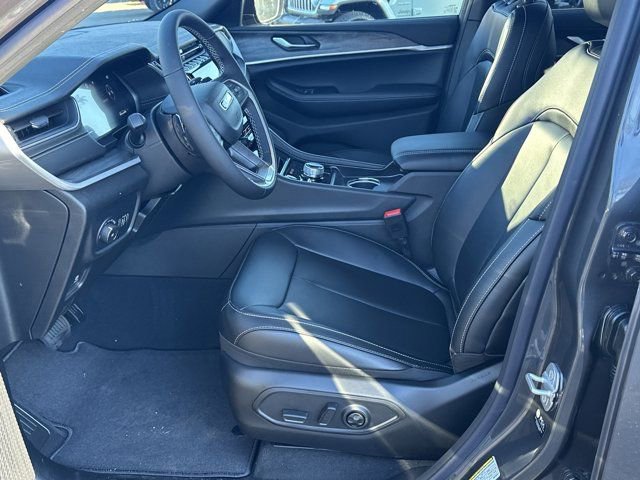 New 2025 Jeep Grand Cherokee Limited image 9