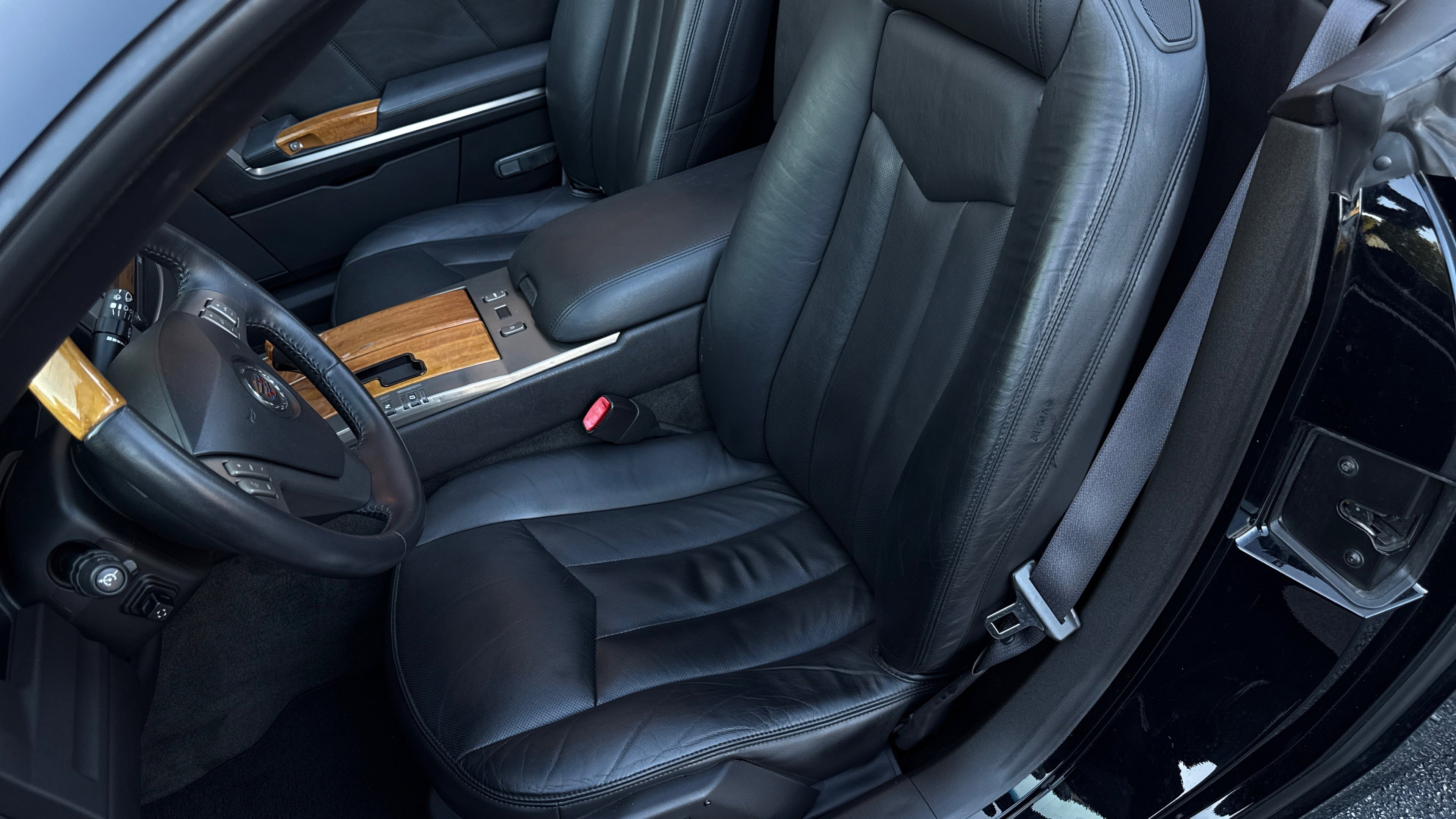 Used 2004 Cadillac XLR image 94