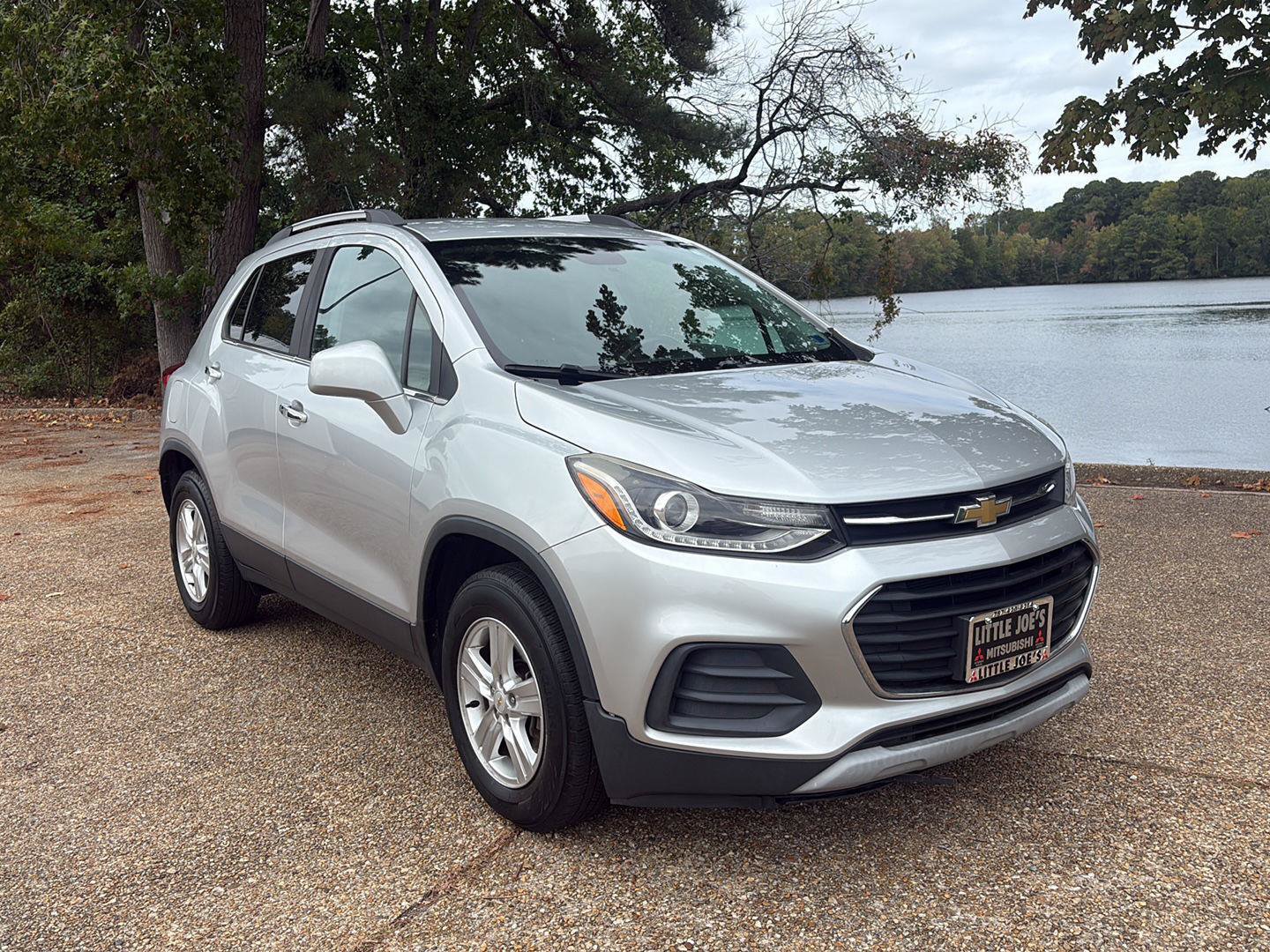 Used 2018 Chevrolet Trax LT w/ LT Convenience Package FWD image 1