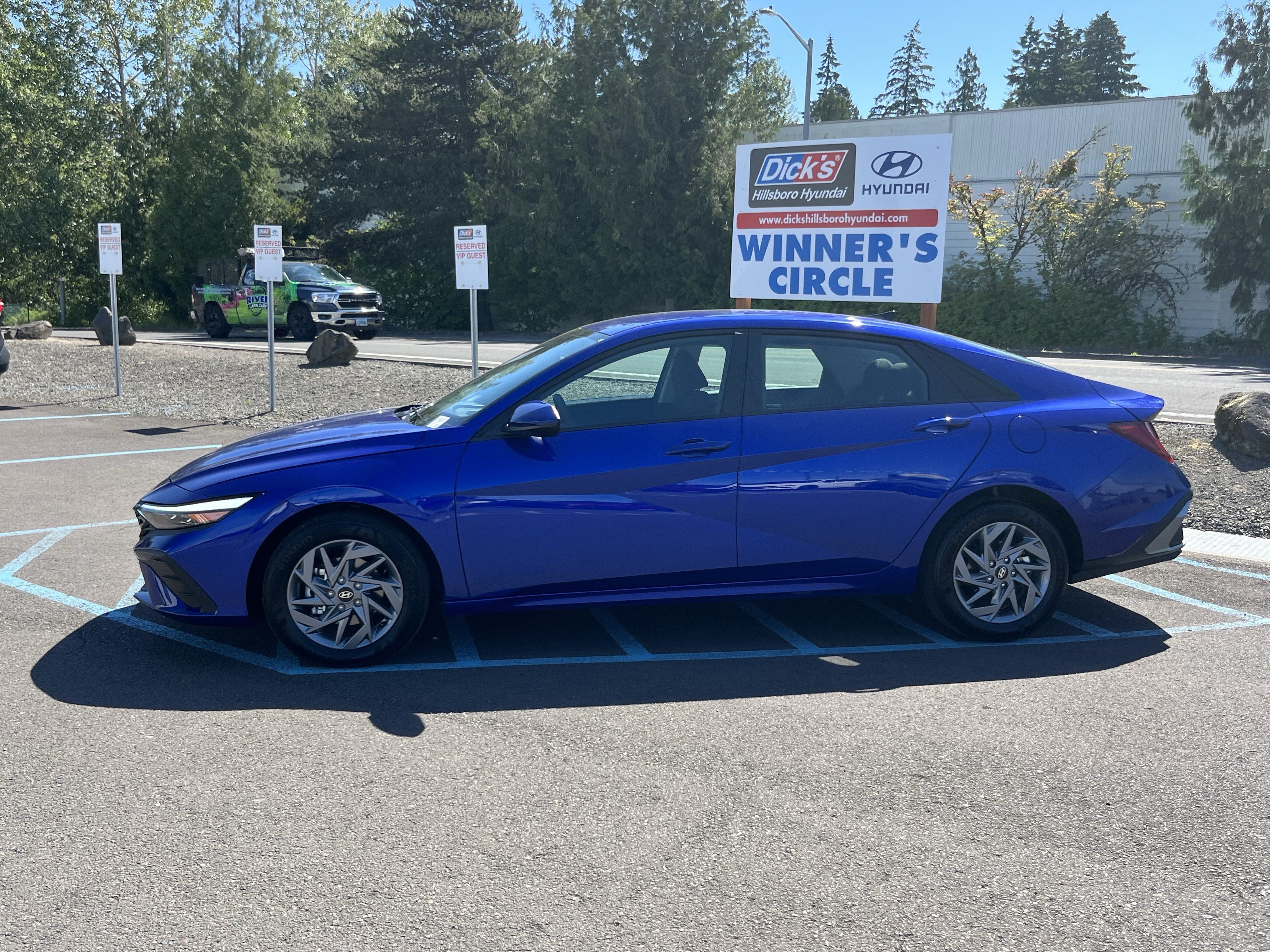 Certified 2025 Hyundai Elantra Hybrid FWD image 2