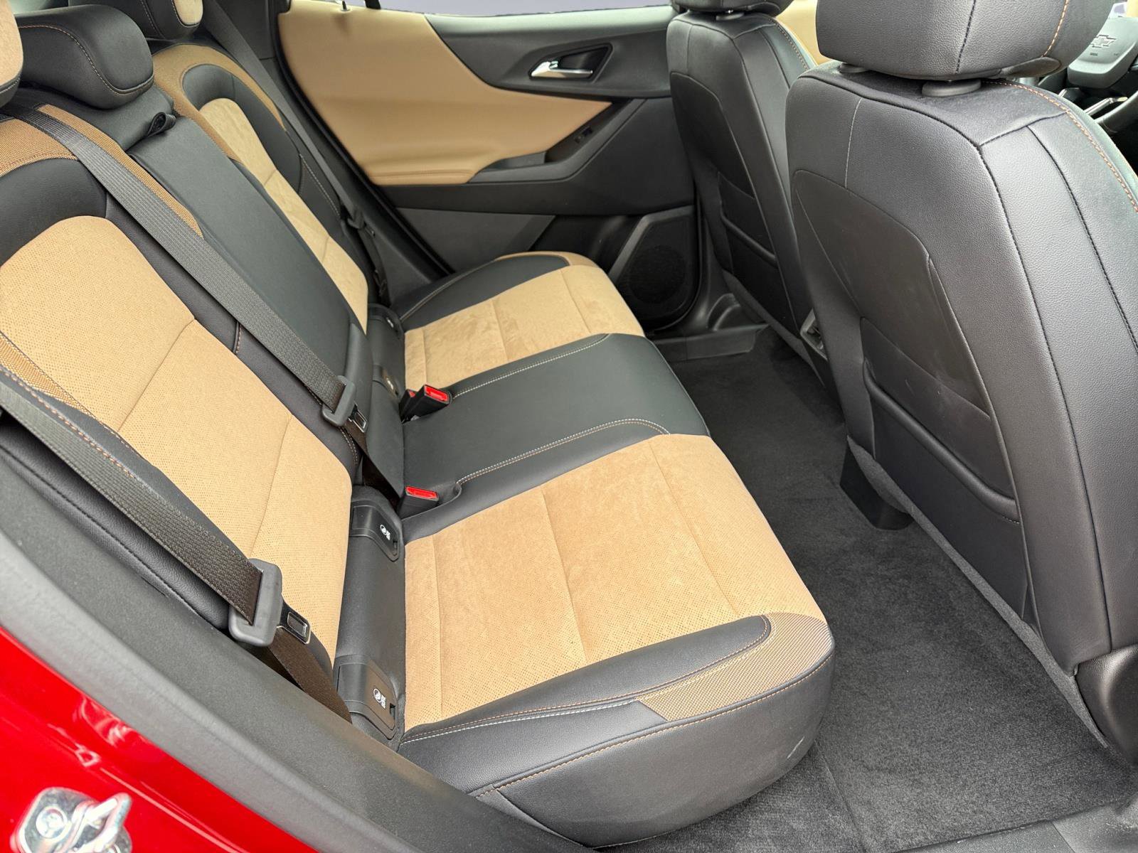 Used 2025 Chevrolet Equinox ACTIV w/ Safety and Technology Package image 14