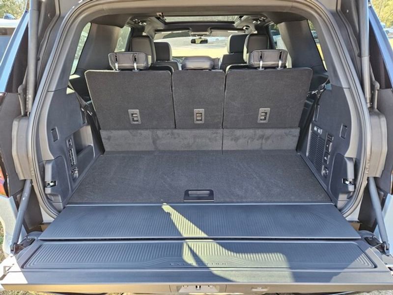 New 2025 Ford Expedition Platinum w/ Stealth Performance Package image 12