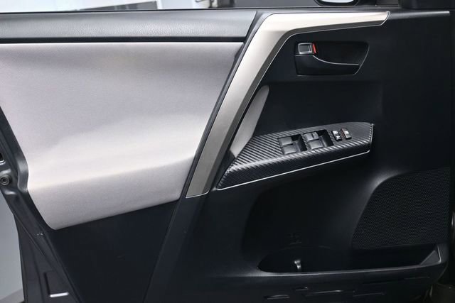 Used 2015 Toyota RAV4 LE FWD image 19