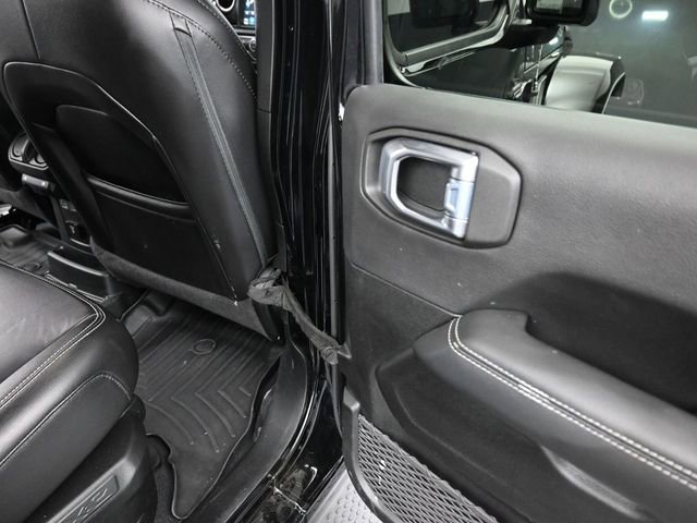 Used 2022 Jeep Wrangler Unlimited Sahara w/ Cold Weather Group AWD/4WD image 19