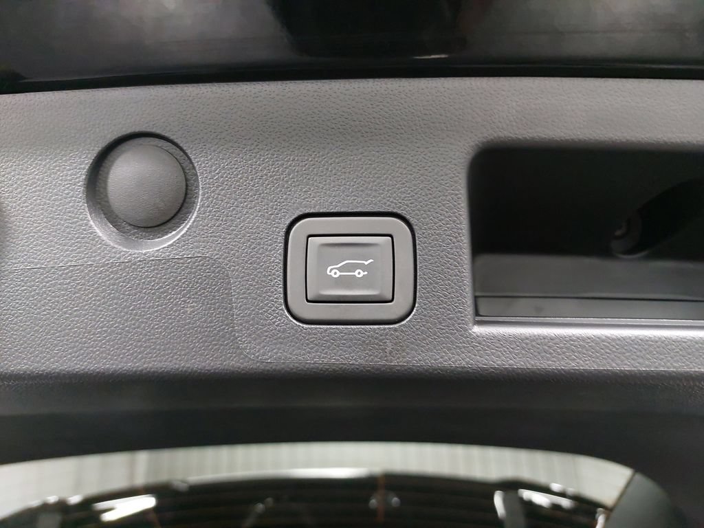 New 2026 GMC Terrain AT4 w/ Technology Package II AWD/4WD image 13