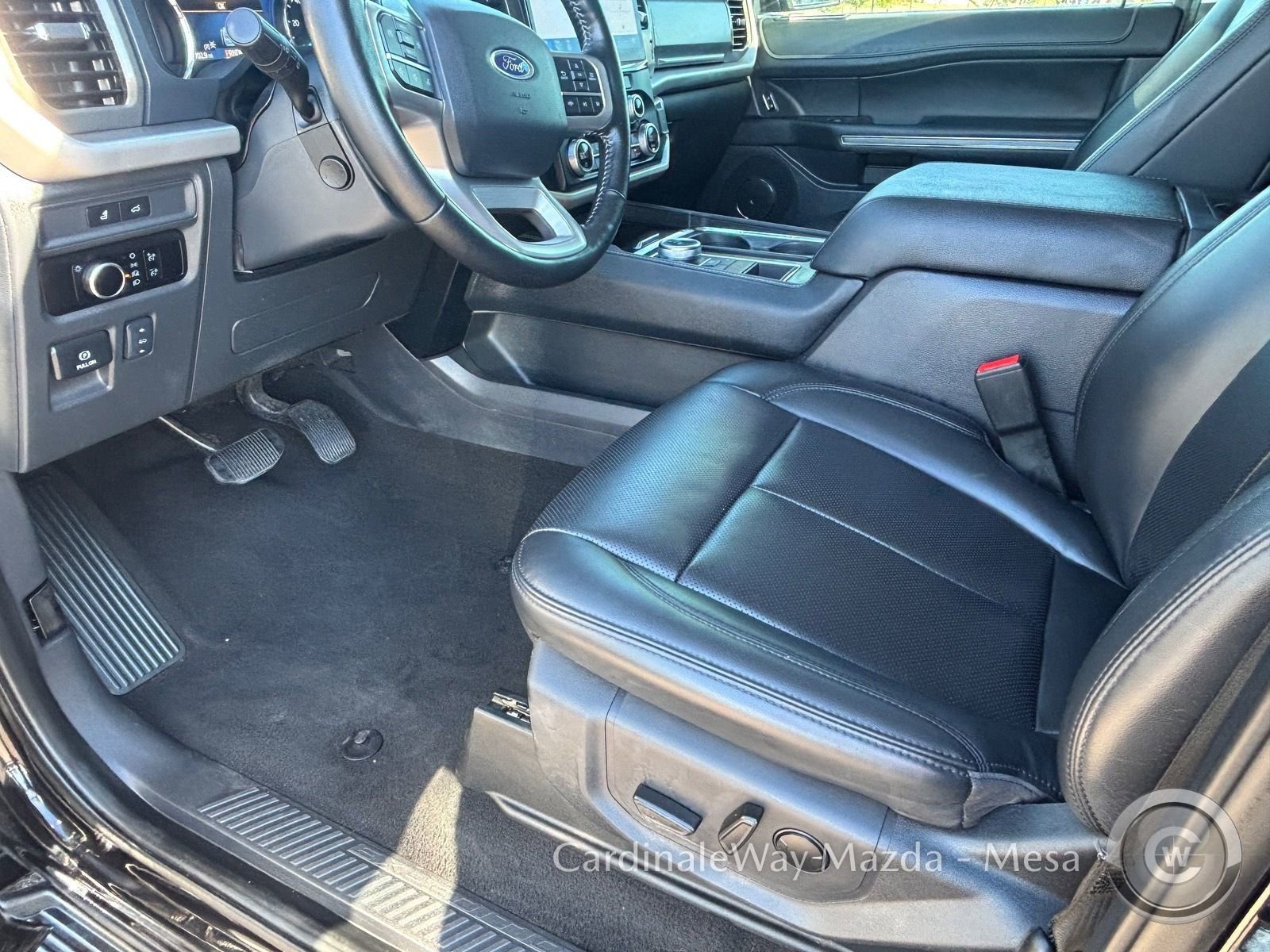 Used 2024 Ford Expedition XLT image 20