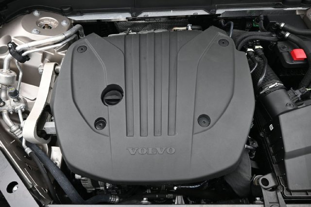 Used 2023 Volvo XC60 B5 Plus w/ Protection Package Premier FWD image 34