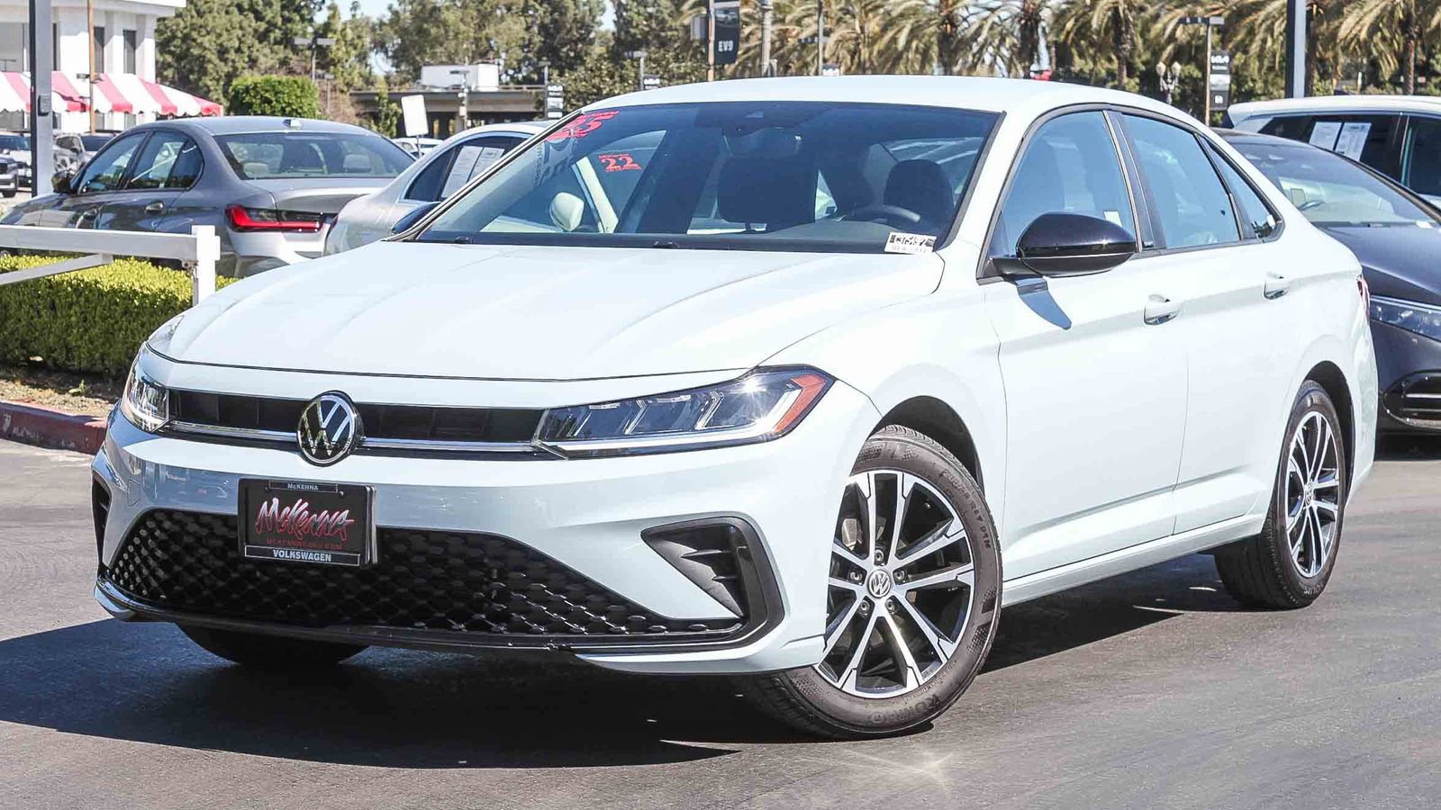 Used 2025 Volkswagen Jetta Sport image 1