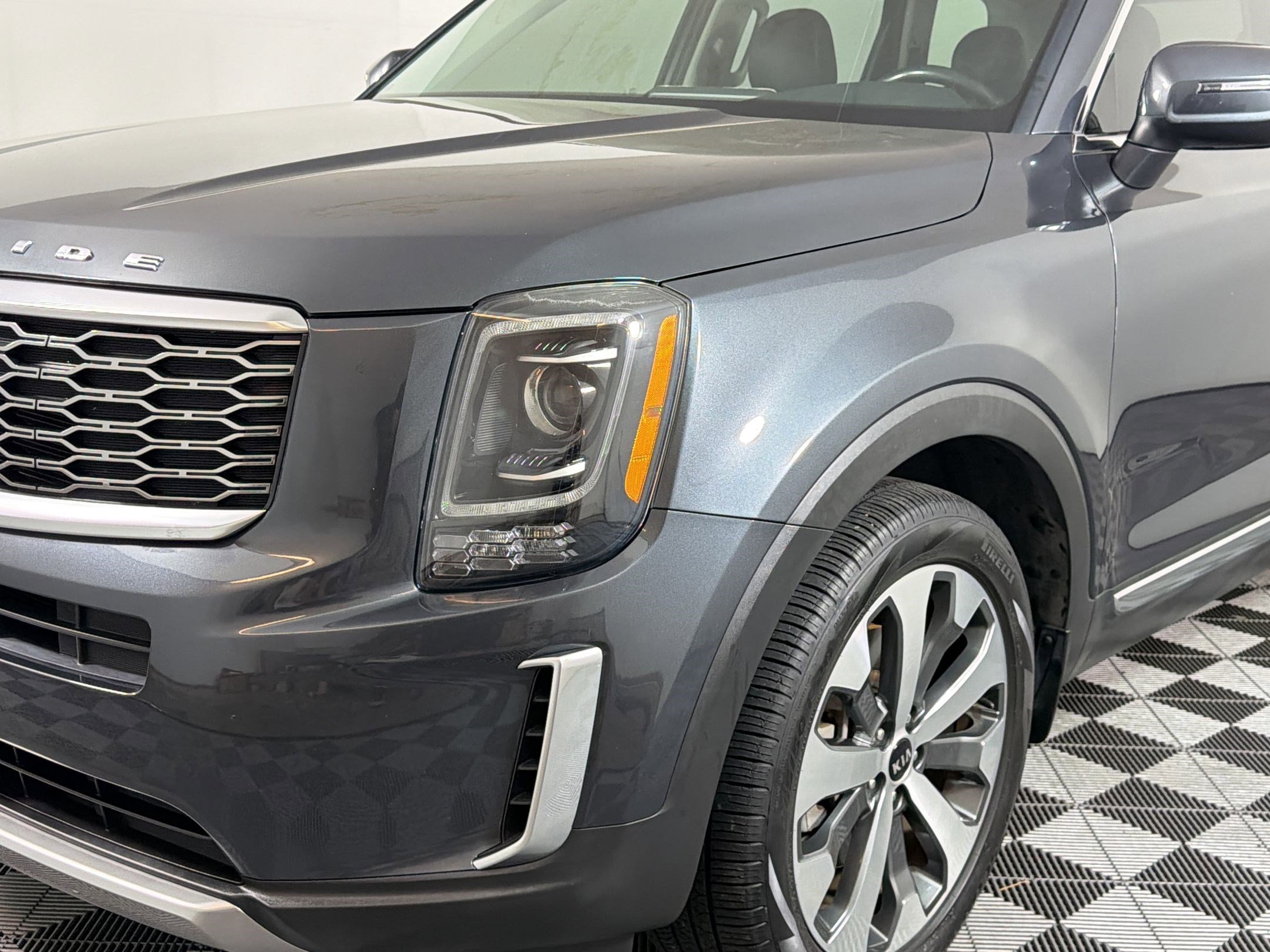 Used 2020 Kia Telluride EX w/ EX Premium Package image 10