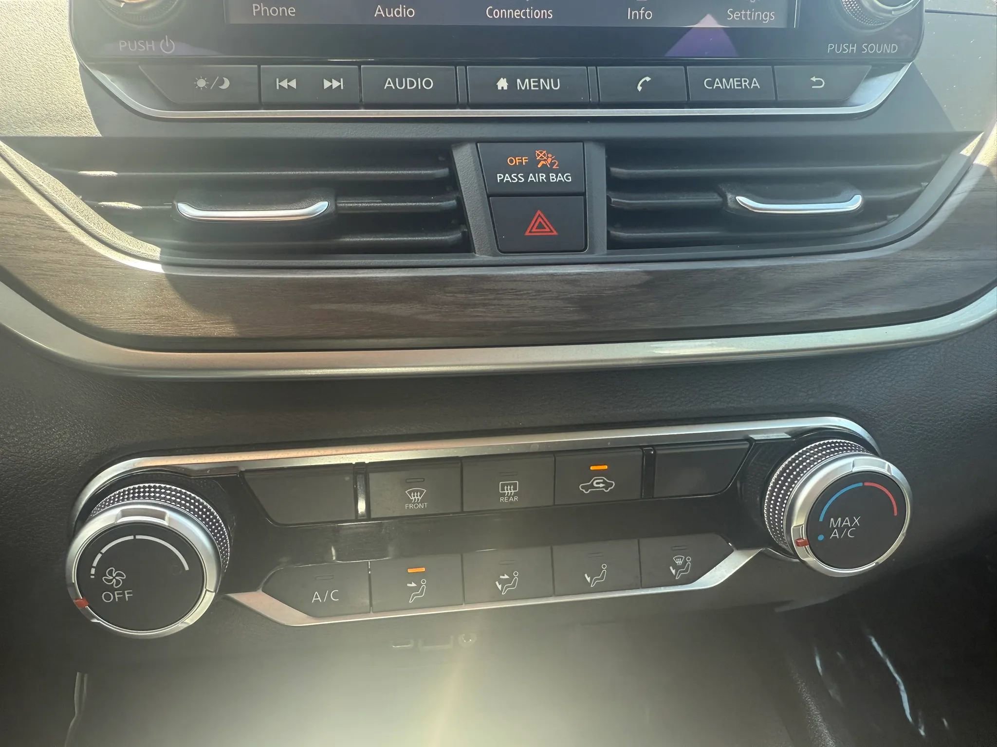 Used 2025 Nissan Altima 2.5 SV FWD image 15