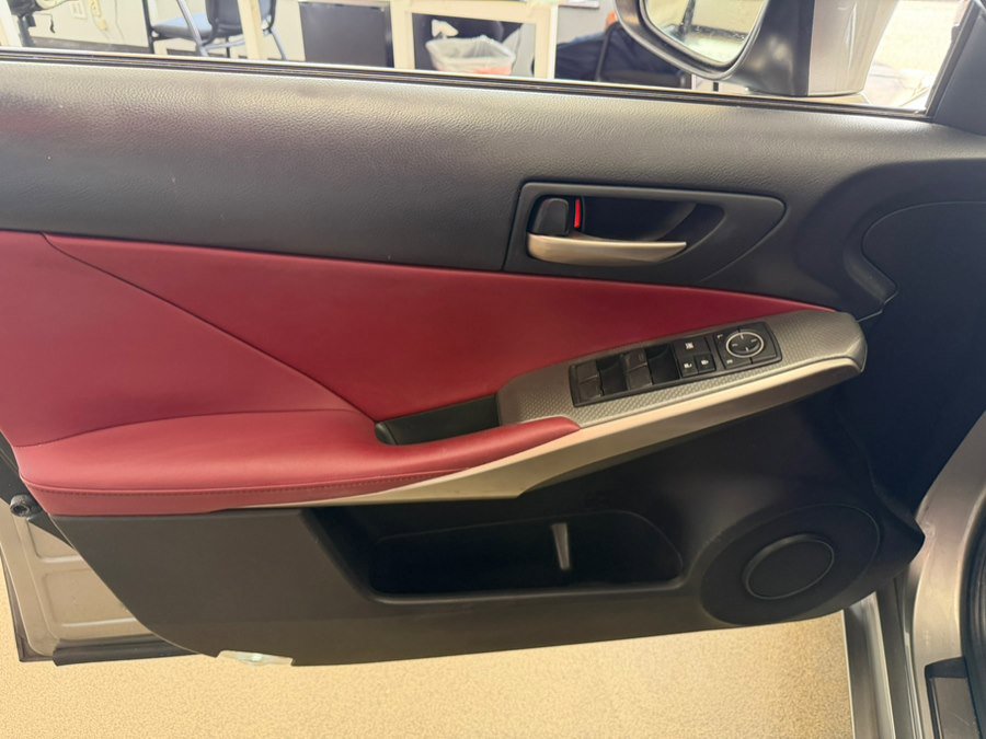 Used 2018 Lexus IS 300 F Sport w/ F Sport Package RWD image 29