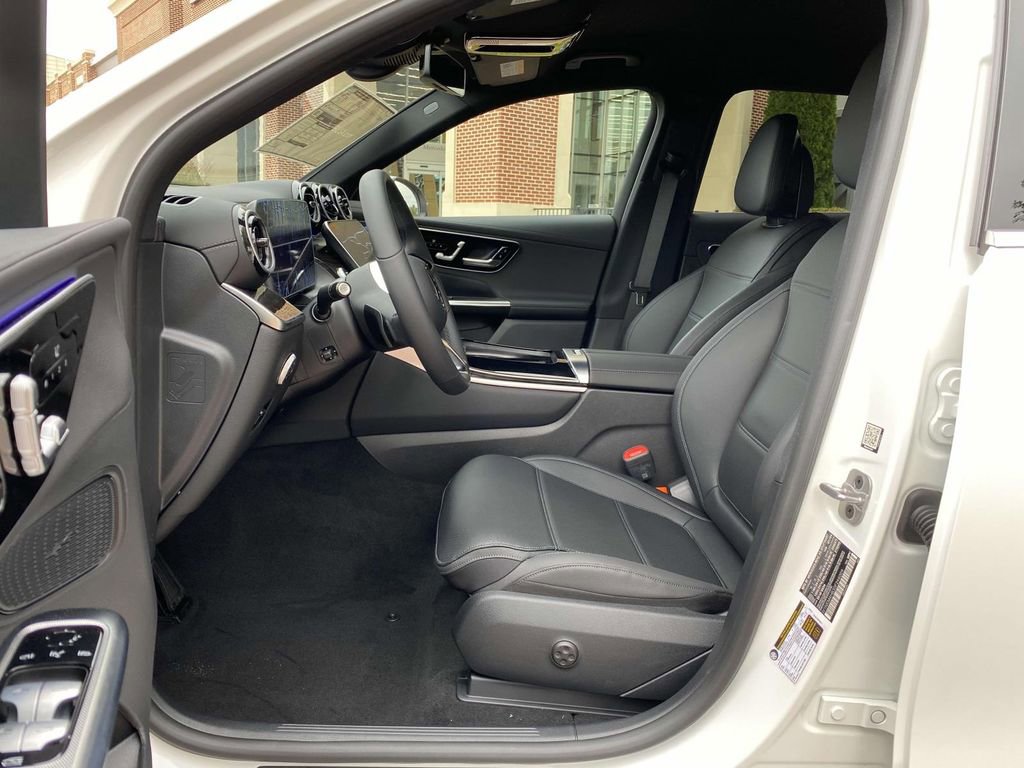 Certified 2025 Mercedes-Benz GLC 300 4MATIC image 25