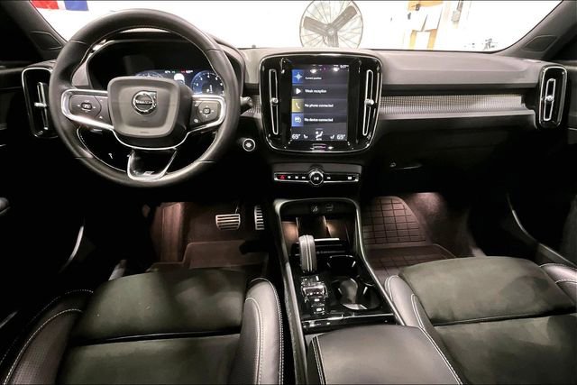 Used 2020 Volvo XC40 T5 R-Design w/ Protection Package image 7
