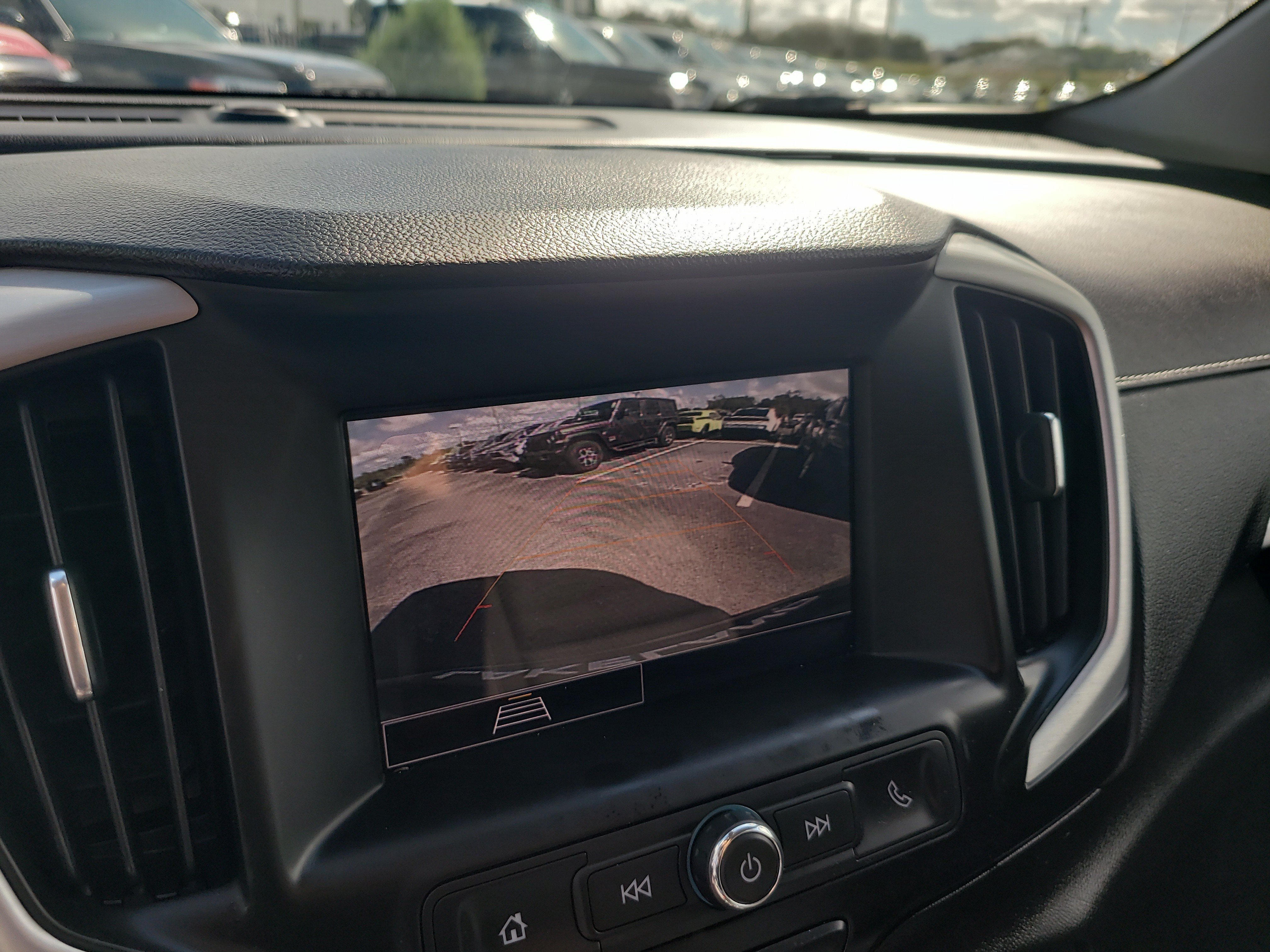Used 2024 GMC Terrain SLE w/ Driver Convenience Package FWD image 22