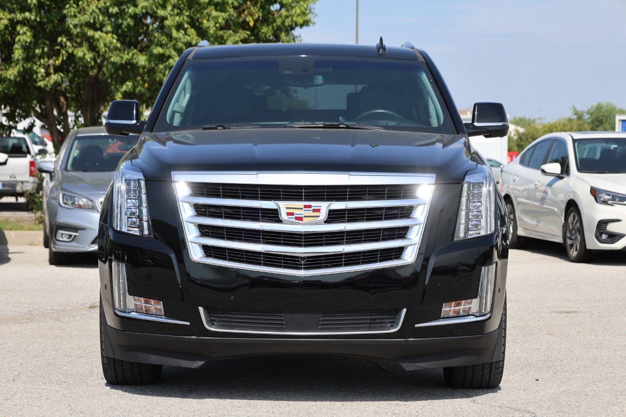 Used 2019 Cadillac Escalade Premium Luxury w/ LPO, Radiant Package AWD/4WD image 2